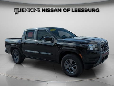 1 image of 2025 Nissan Frontier SV