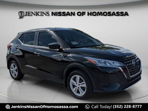 1 image of 2025 Nissan Kicks Play S