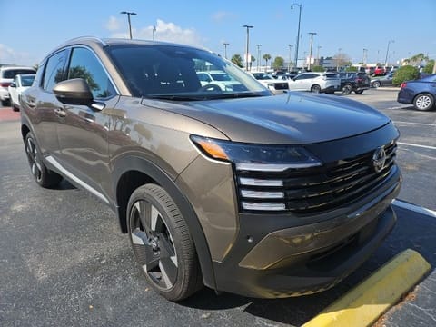 1 image of 2025 Nissan Kicks SR