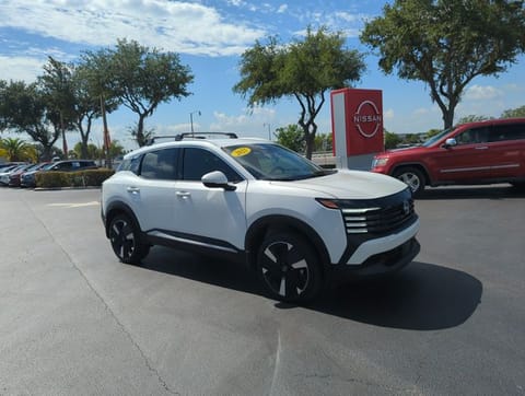 1 image of 2025 Nissan Kicks SR