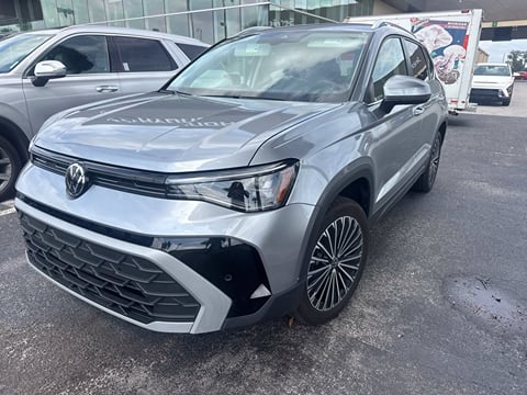 1 image of 2025 Volkswagen Taos 1.5T SE