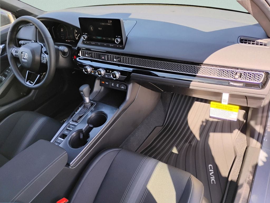 2026 Honda Civic Hatchback Sport - Photo 16