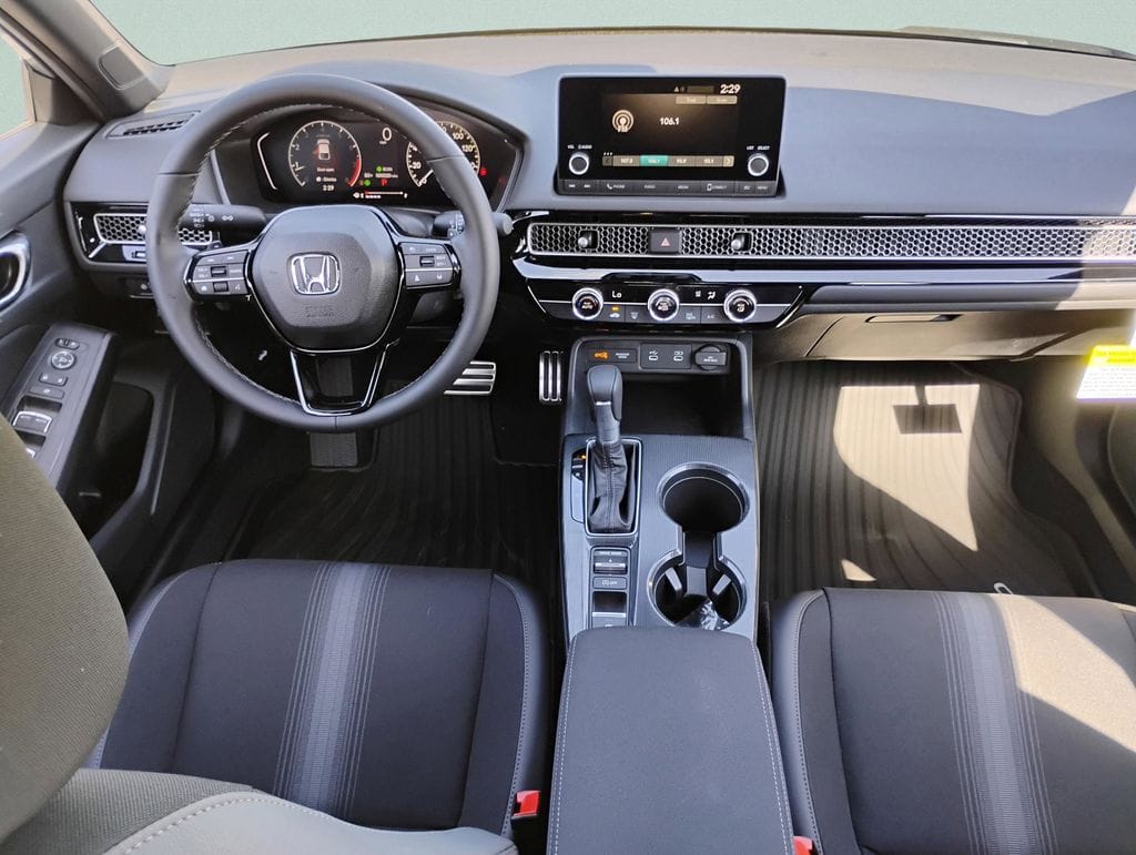 2026 Honda Civic Hatchback Sport - Photo 17