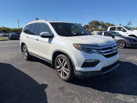 1 image of 2017 Honda Pilot Elite