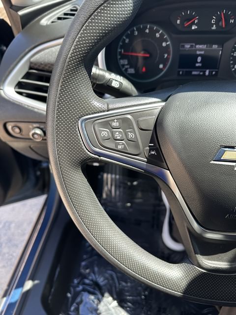 2024 Chevrolet Malibu 1LT photo 3