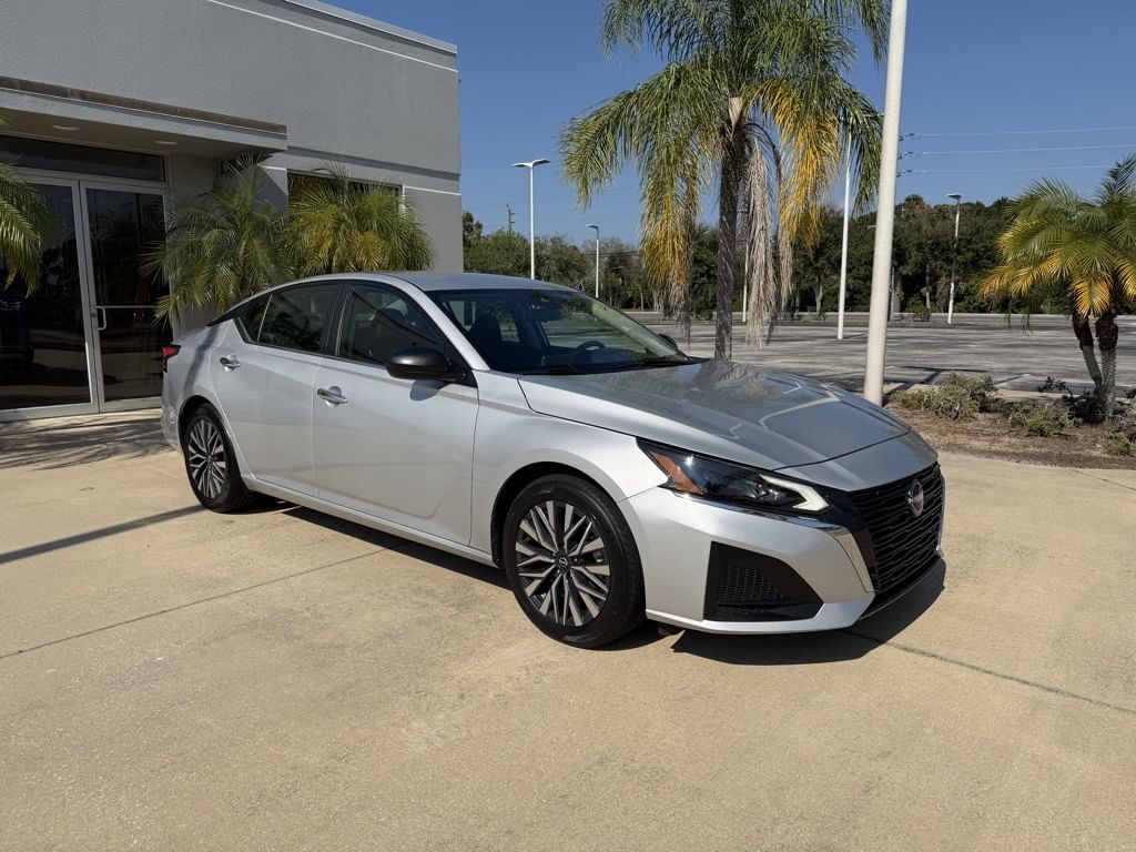 2024 Nissan Altima SV's photo