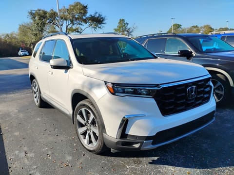 1 image of 2023 Honda Pilot Touring