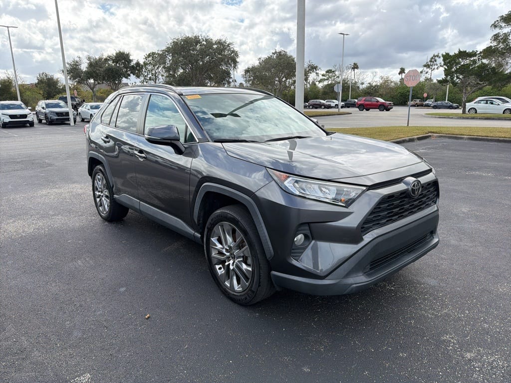2021 Toyota RAV4 XLE Premium's photo
