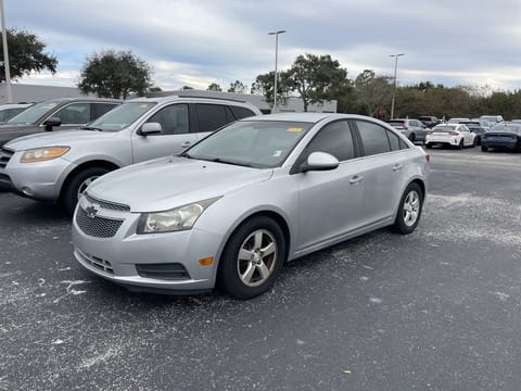 1 image of 2013 Chevrolet Cruze 1LT