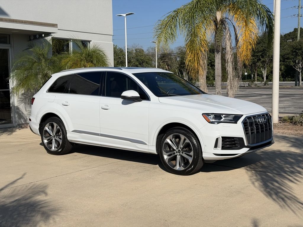 2022 Audi Q7 Premium Plus's photo