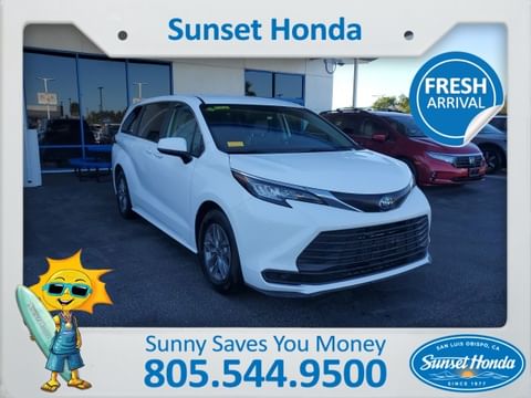 1 image of 2023 Toyota Sienna LE