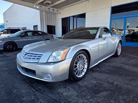 1 image of 2006 Cadillac XLR Base