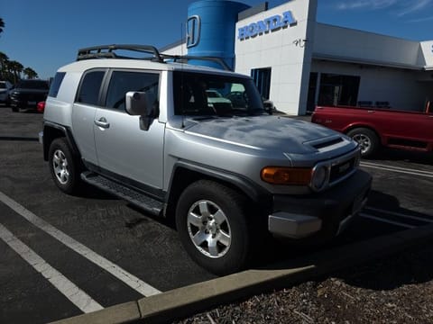 1 image of 2007 Toyota FJ Cruiser Base