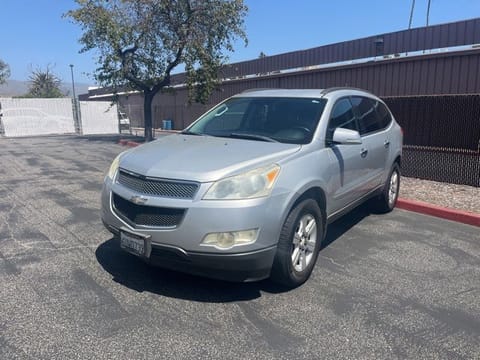 1 image of 2012 Chevrolet Traverse LT