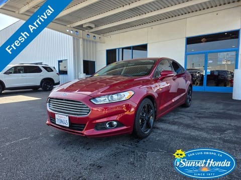 1 image of 2016 Ford Fusion SE