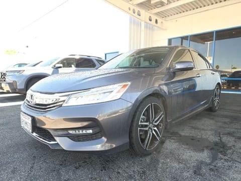 1 image of 2017 Honda Accord Touring