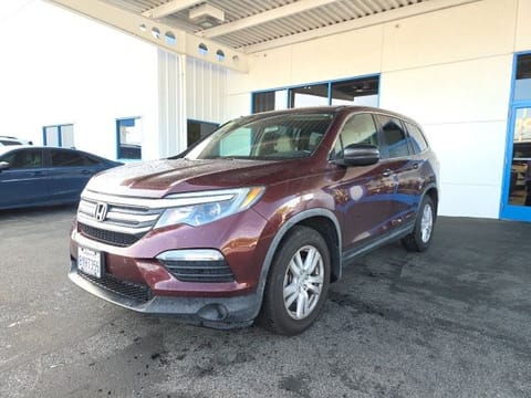 1 image of 2018 Honda Pilot LX