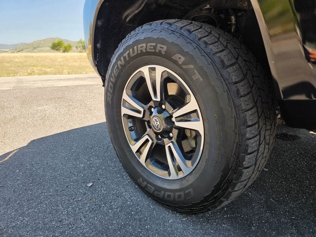 2018 Toyota Tacoma TRD Sport - Photo 12