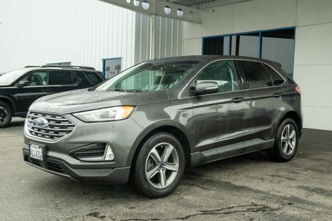 1 image of 2019 Ford Edge SEL