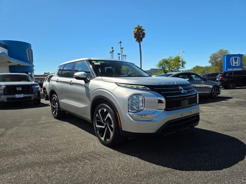 2022 Mitsubishi Outlander ES