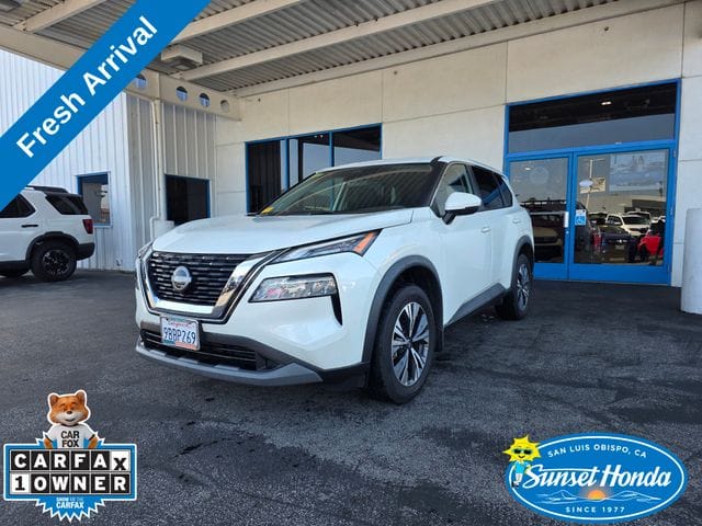 2022 Nissan Rogue SV FWD's photo