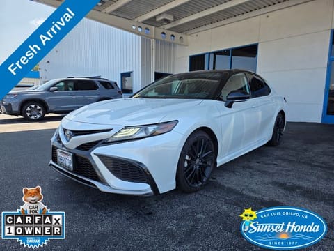 1 image of 2022 Toyota Camry Hybrid XSE