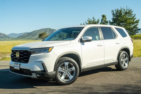 1 image of 2024 Honda Pilot EX-L