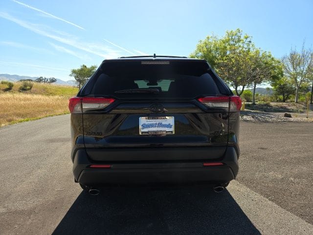 2025 Toyota RAV4 XLE - Photo 11