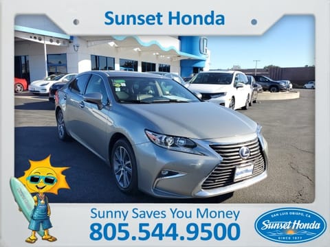 1 image of 2016 Lexus ES 300h