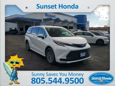 1 image of 2023 Toyota Sienna LE