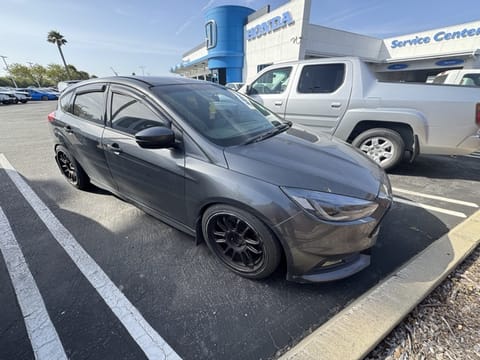 1 image of 2015 Ford Focus ST