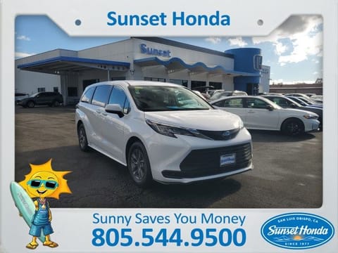 1 image of 2023 Toyota Sienna LE