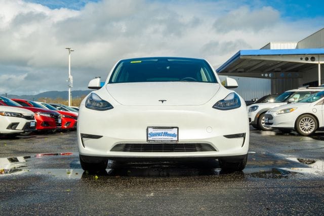 Used 2023 Tesla Model Y Long Range with VIN 7SAYGDEE7PA137121 for sale in Kansas City