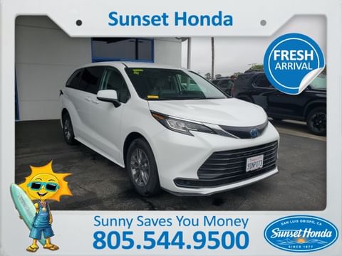 1 image of 2023 Toyota Sienna LE