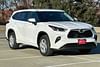 14 thumbnail image of  2023 Toyota Highlander LE