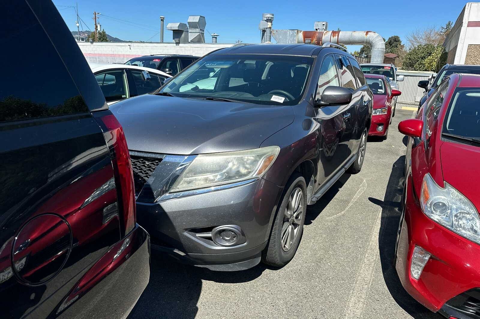 Used 2016 Nissan Pathfinder S with VIN 5N1AR2MM8GC637869 for sale in Walnut Creek, CA