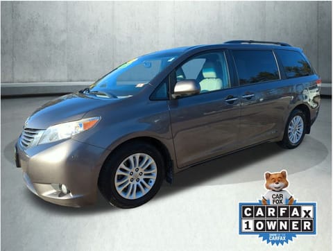 1 image of 2013 Toyota Sienna XLE