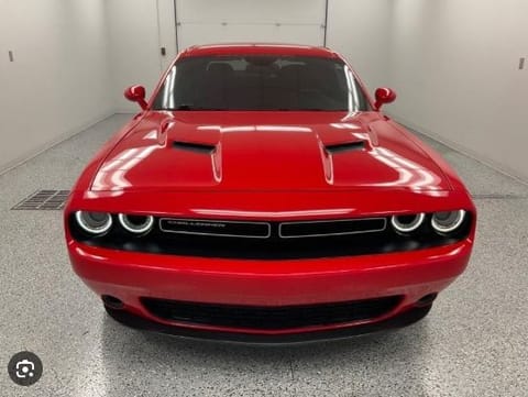1 image of 2016 Dodge Challenger SXT