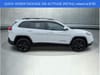 8 thumbnail image of  2016 Jeep Cherokee Altitude