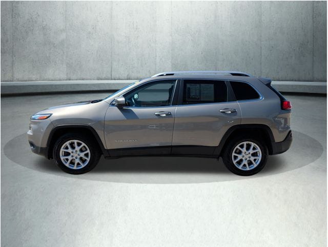 Used 2016 Jeep Cherokee Latitude with VIN 1C4PJMCS8GW345641 for sale in Somersworth, NH
