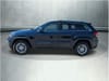 2 thumbnail image of  2018 Jeep Grand Cherokee Laredo E