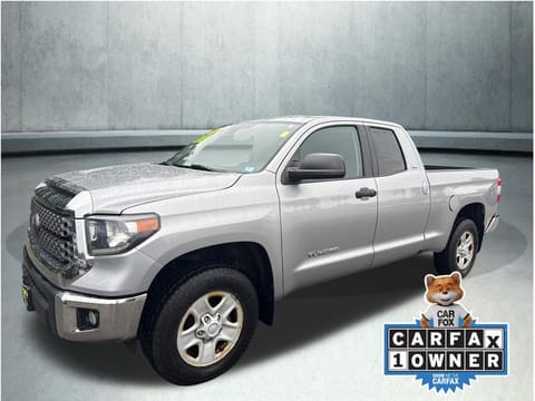 1 image of 2018 Toyota Tundra SR5