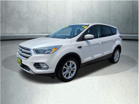 1 image of 2019 Ford Escape SE