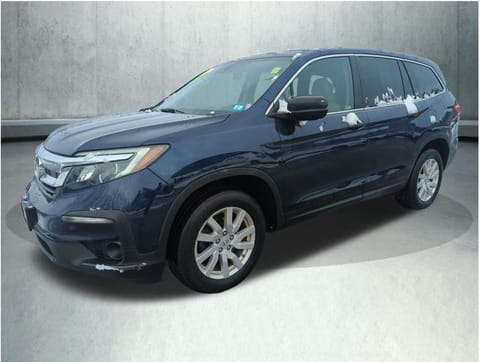 1 image of 2019 Honda Pilot LX