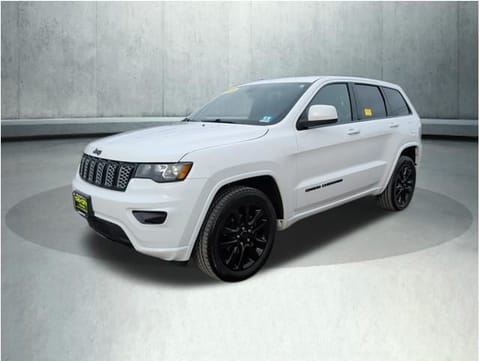 1 image of 2019 Jeep Grand Cherokee Altitude