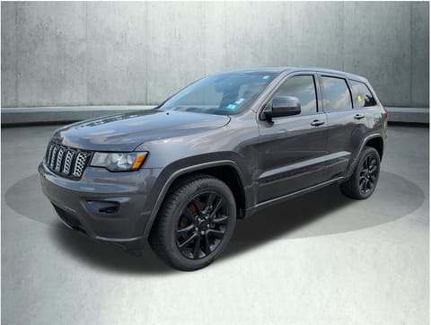 1 image of 2019 Jeep Grand Cherokee Altitude