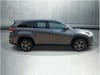 6 thumbnail image of  2019 Toyota Highlander LE