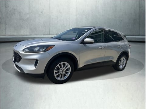 1 image of 2020 Ford Escape SE