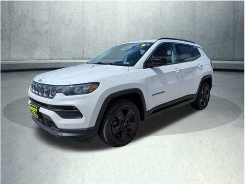 1 image of 2022 Jeep Compass Latitude