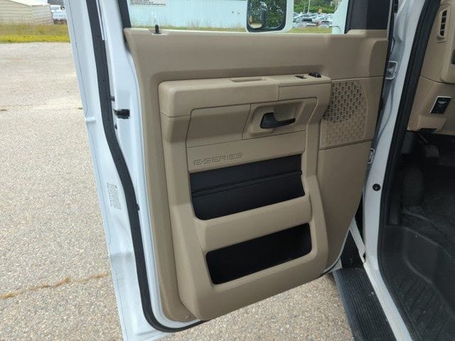 2023 Ford E-Series Cutaway Base - Photo 21